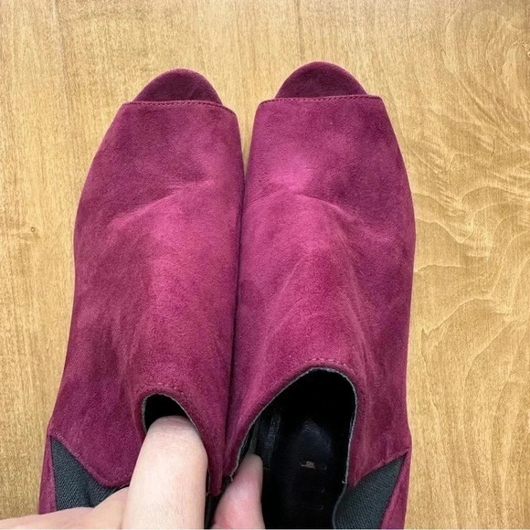 Unisa Faux Suede Un Saffyre Peep Toe Heeled Booties, Red Wine/Berry, Size 8M - Picture 8 of 11